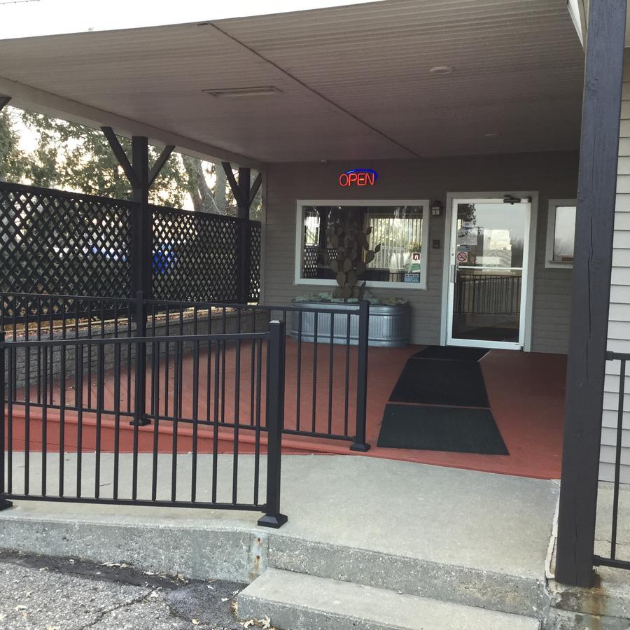The Triangle Motel Alma Exterior photo